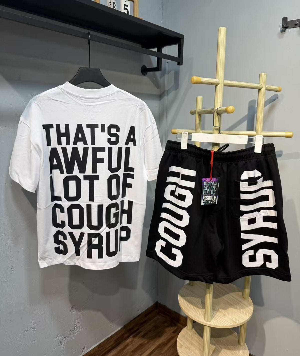 THAT'S A AWFUL LOT OF COUGH SYRUP Graphic Short-Sleeve Set